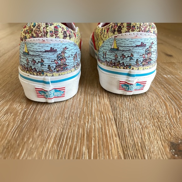 Vans X Wheres Waldo Classic Slip On Sneakers Shoes Womens Size 7.5 - Picture 7 of 9